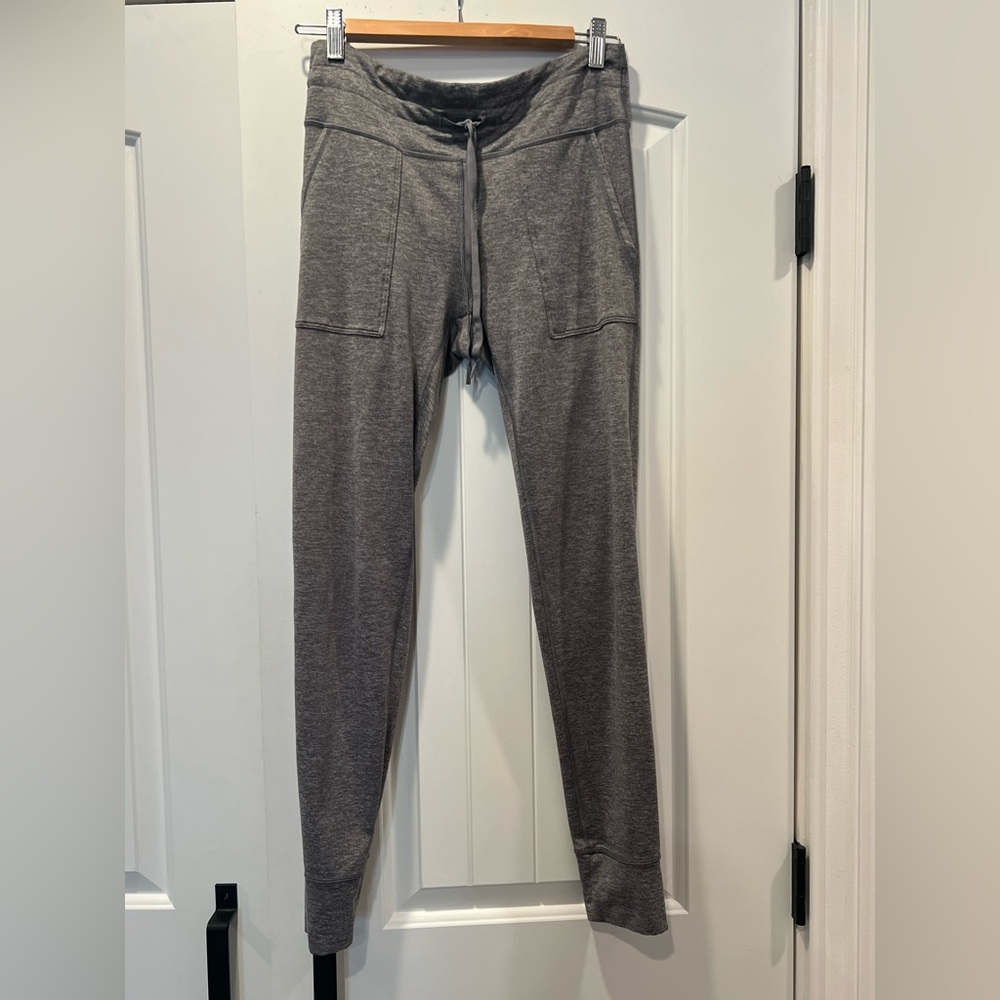 Aerie Chill Play Move leggings jogger style